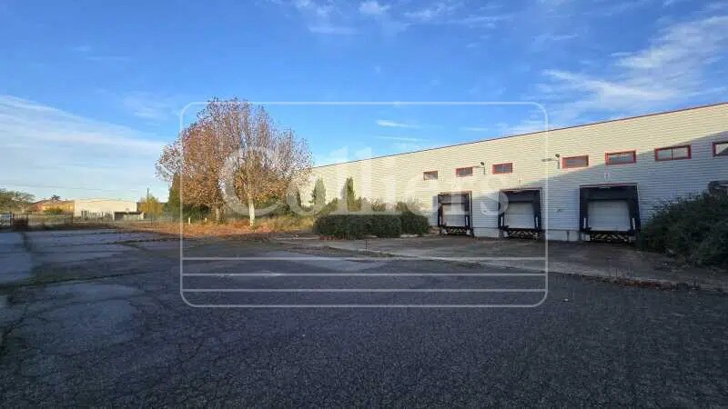 Industriel/Logistique dans Orange à louer - Photo de l’immeuble – Image 2 sur 14