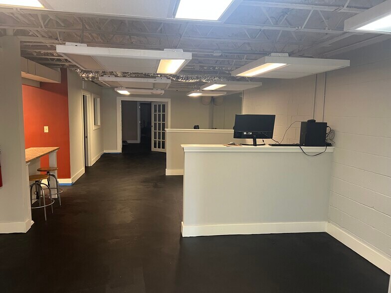 24 E Andrews Dr NW, Atlanta, GA à louer - Photo de l’immeuble – Image 2 sur 9