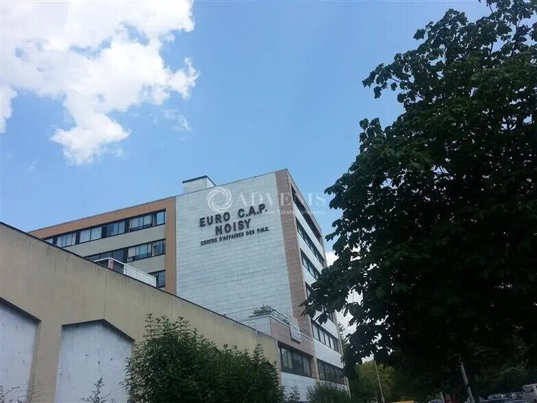 Bureau dans Noisy-le-Grand à louer - Photo de l’immeuble – Image 1 sur 5