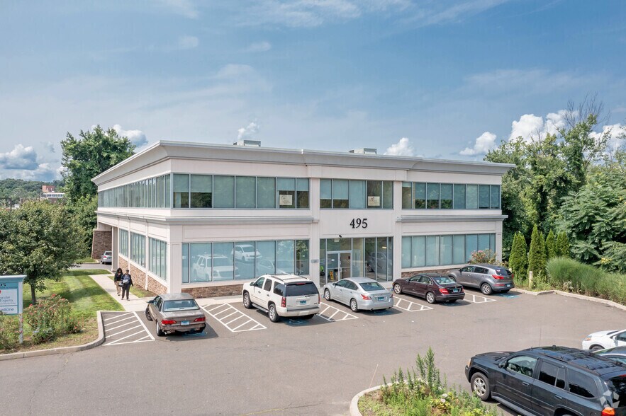 495 Hawley Ln, Stratford, CT à louer - Photo principale – Image 1 sur 19