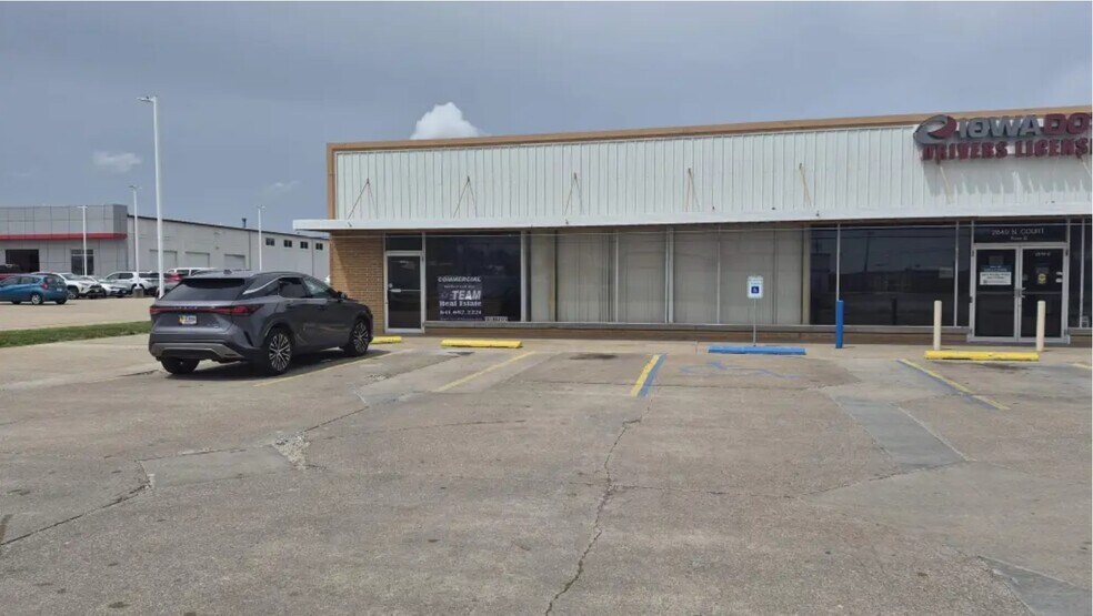 2849 N Court St, Ottumwa, IA à louer - Photo principale – Image 1 sur 15