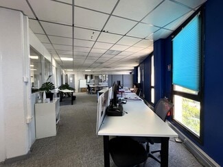 Plus de détails pour 1140 Rue André Ampère, Aix-en-Provence - Bureau à vendre