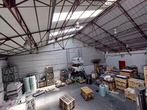 Industriel/Logistique dans La Seyne-sur-Mer à louer Photo intérieure– Image 1 sur 4