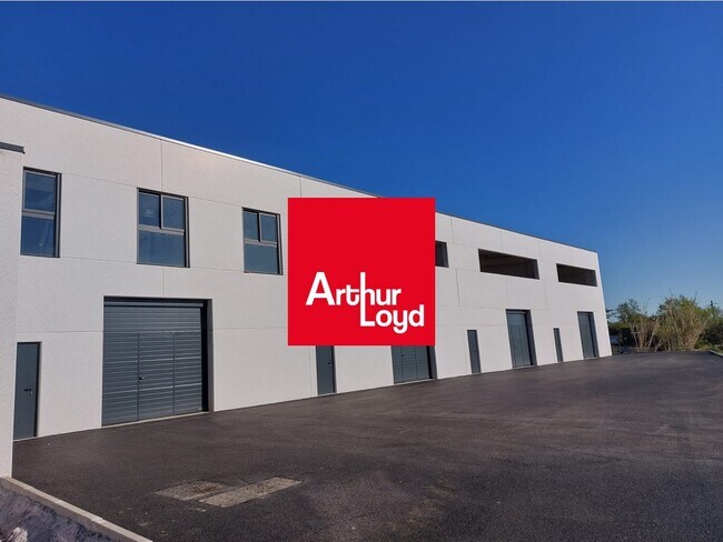 Plus de détails pour Local d'activités à louer