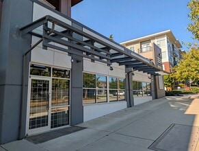 8645 160th St, Surrey, BC à louer Photo intérieure– Image 1 sur 21