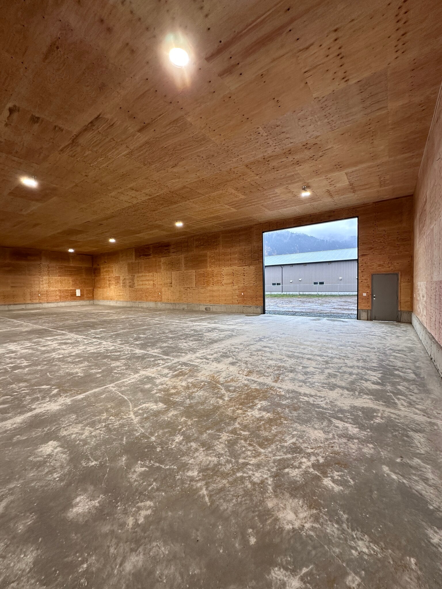 2002 Dixon Rd, Abbotsford, BC à louer Photo intérieure– Image 1 sur 6