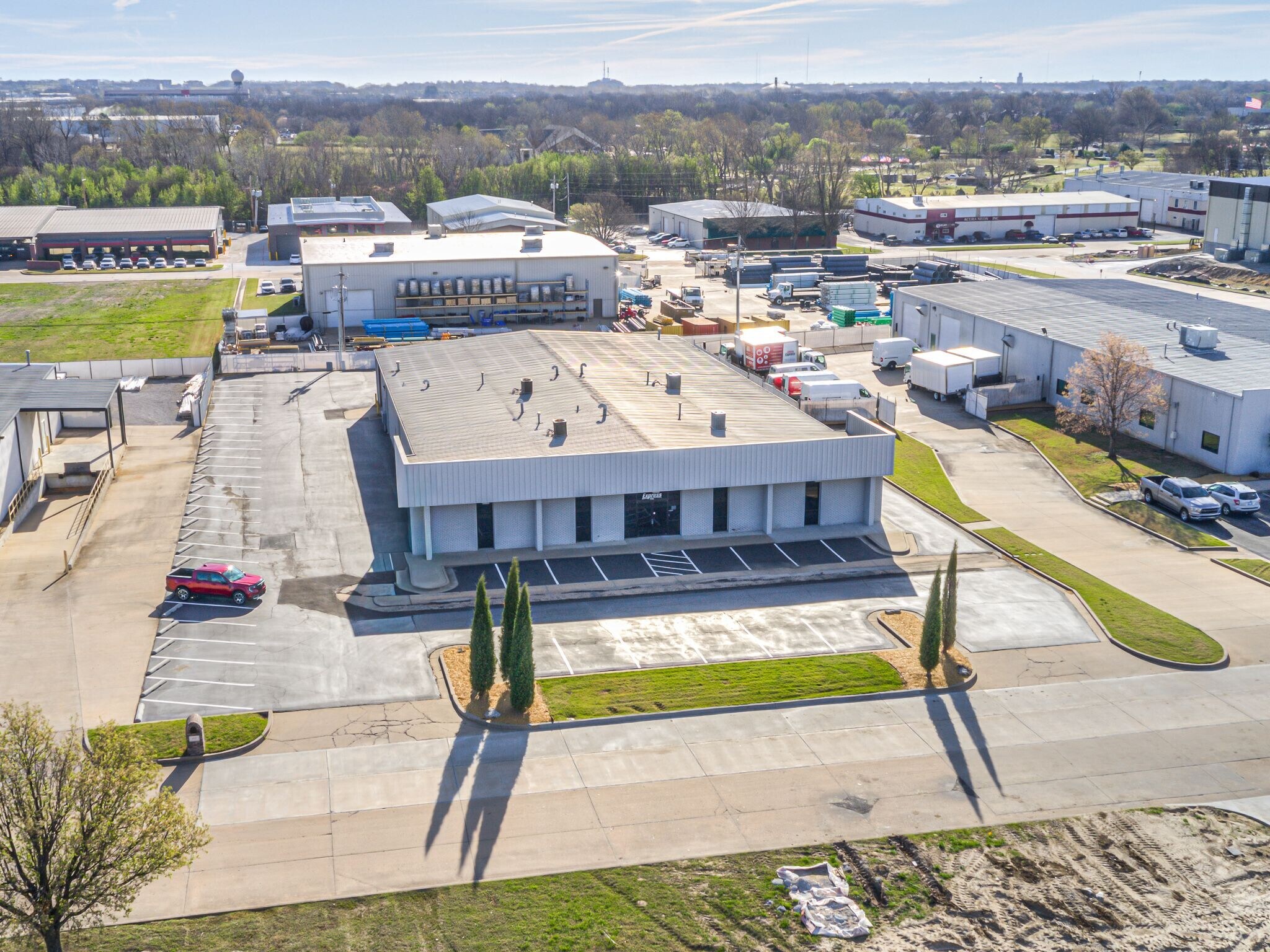 1827 N Yellowood Ave, Broken Arrow, OK à louer Photo principale– Image 1 sur 19