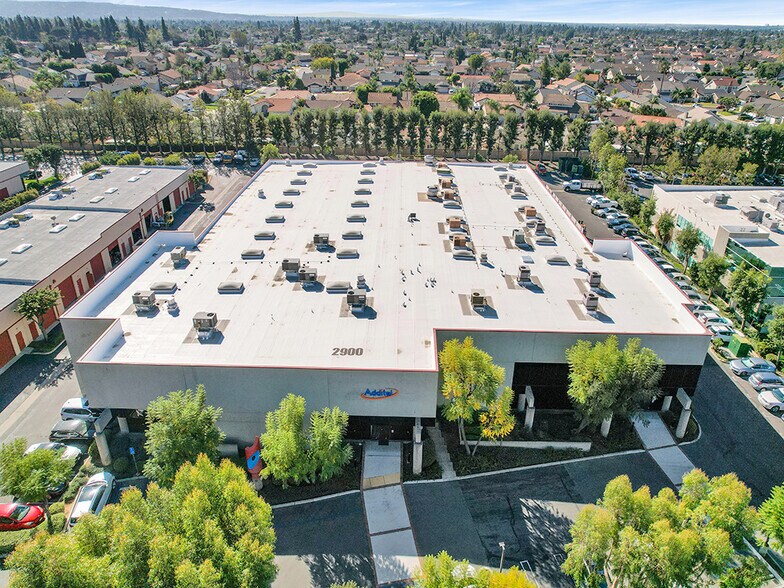 2900 Saturn St, Brea, CA à vendre - Photo de l’immeuble – Image 1 sur 5