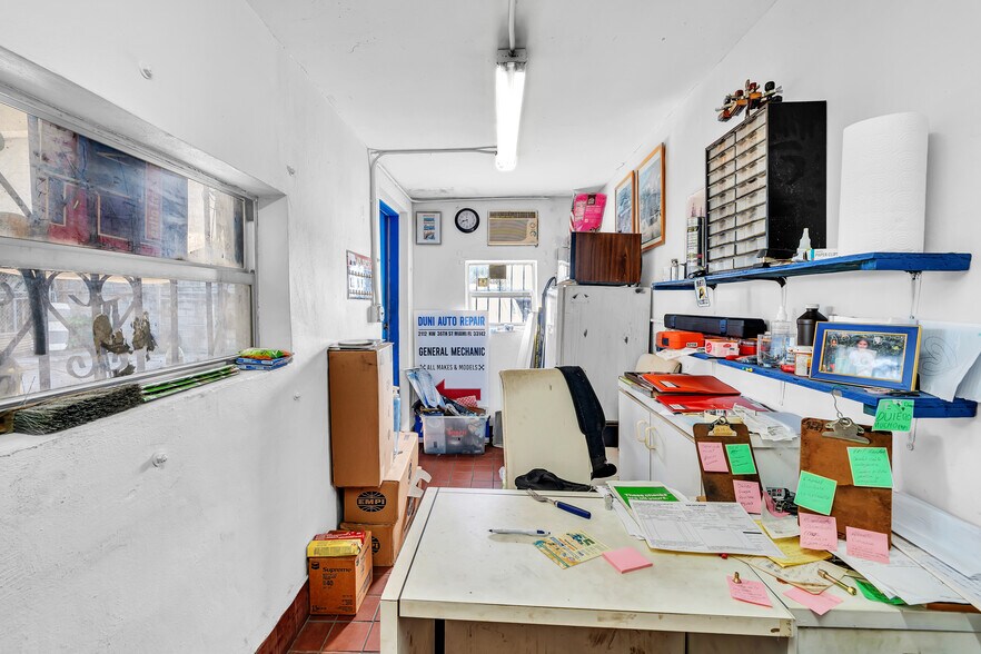 2112 NW 36th St, Miami, FL à vendre - Photo de l’immeuble – Image 2 sur 27