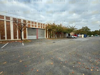 Plus de détails pour Local d'activités à louer