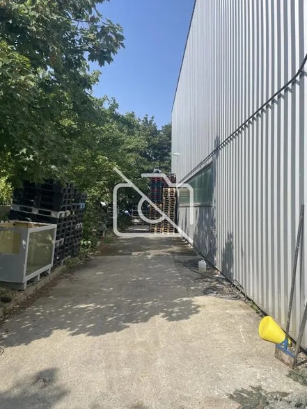 Industriel/Logistique dans Bobigny à louer - Photo de l’immeuble – Image 1 sur 17