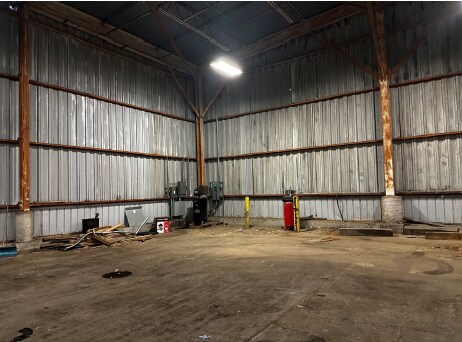 66,724 SF TOTAL (2 BUILDINGS) WAREHOUSE portefeuille de 2 biens à vendre sur LoopNet.fr - Photo intérieure – Image 3 sur 11