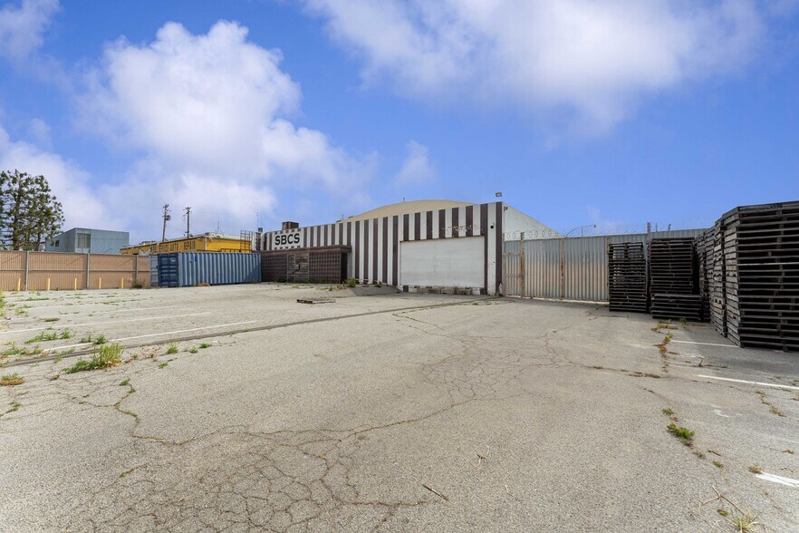 15610 S Main St, Gardena, CA à vendre - Photo de l’immeuble – Image 2 sur 8