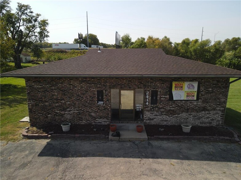 2414 S Leonard Rd, Saint Joseph, MO à louer - Photo principale – Image 1 sur 44
