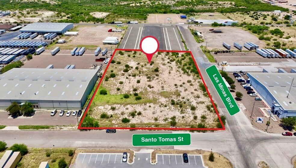 1022 Santo Tomas St, Laredo, TX à louer - Photo de l’immeuble – Image 1 sur 11