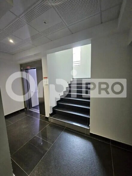 Bureau dans Reims à louer - Photo de l’immeuble – Image 3 sur 10