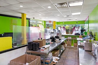 78-88 Bayville Ave, Bayville, NY à louer Photo intérieure– Image 2 sur 11