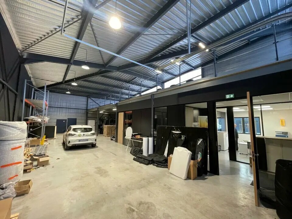 Local d’activités dans Mérignac à louer Photo de l’immeuble– Image 1 sur 26