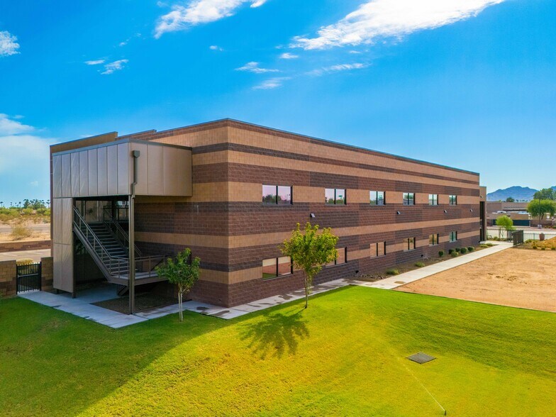 8850 E Via de Ventura, Scottsdale, AZ à vendre - Photo de l’immeuble – Image 2 sur 7