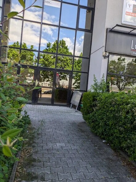 Bureau dans Grenoble à vendre - Photo de l’immeuble – Image 2 sur 18