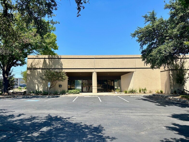 459-599 Spencer Ln, San Antonio, TX à louer - Photo de l’immeuble – Image 2 sur 31
