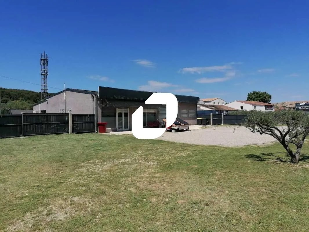 Local d'activités dans Bezouce à vendre Photo de l’immeuble– Image 1 sur 9