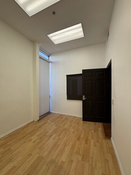 2560-2566 Catamaran Way, Chula Vista, CA à louer - Photo intérieure – Image 3 sur 11