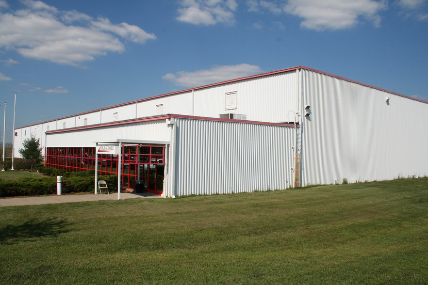 250 Mitch McConnell Way, Bowling Green, KY à louer - Photo de l’immeuble – Image 2 sur 18