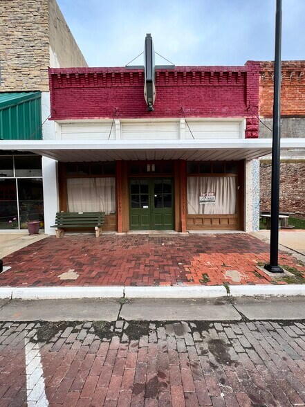 317 S Main St, Lindsay, OK à louer - Photo de l’immeuble – Image 2 sur 24