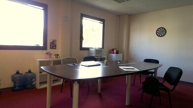 Avenue De La Fleuride, Aubagne à louer Photo intérieure– Image 2 sur 4