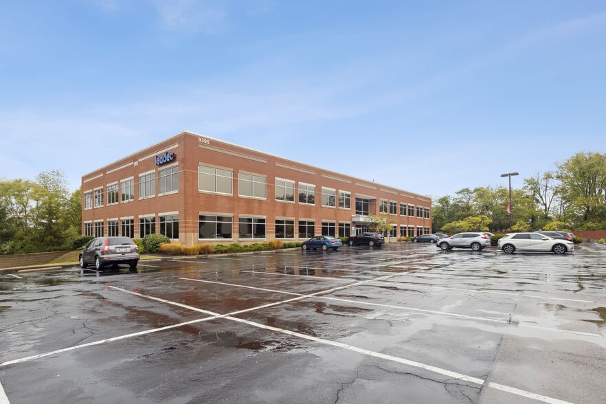 9395 Kenwood Rd, Blue Ash, OH à louer - Photo de l’immeuble – Image 1 sur 2