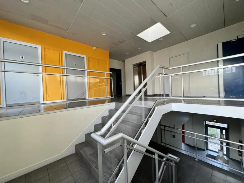 66 Rue Des Vanesses, Villepinte à louer - Photo de l’immeuble – Image 3 sur 12