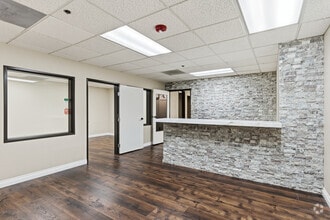 41593 Winchester Rd, Temecula, CA à louer Hall d’entrée– Image 2 sur 3