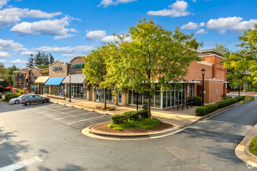 14925 Shady Grove Rd, Rockville, MD à louer - Photo de l’immeuble – Image 2 sur 7