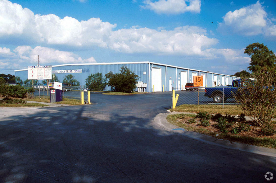 1400 L and R Industrial Blvd, Tarpon Springs, FL à louer - Photo de l’immeuble – Image 2 sur 69