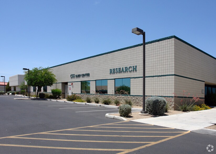 4045 E Union Hills Dr, Phoenix, AZ à vendre - Photo principale – Image 1 sur 22