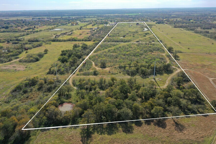 1226 San Marcos Hwy, Luling, TX à vendre - Photo principale – Image 1 sur 32