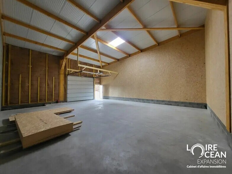 Local d’activités dans Saint-Brevin-les-Pins à louer - Photo de l’immeuble – Image 3 sur 7