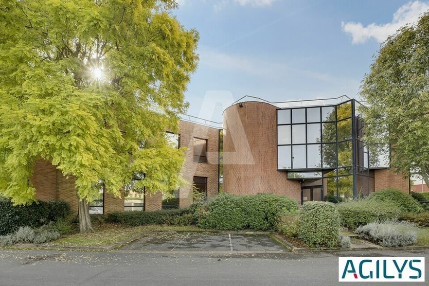 23 Rue Du Saule Trapu, Massy à louer - Photo de l’immeuble – Image 2 sur 8