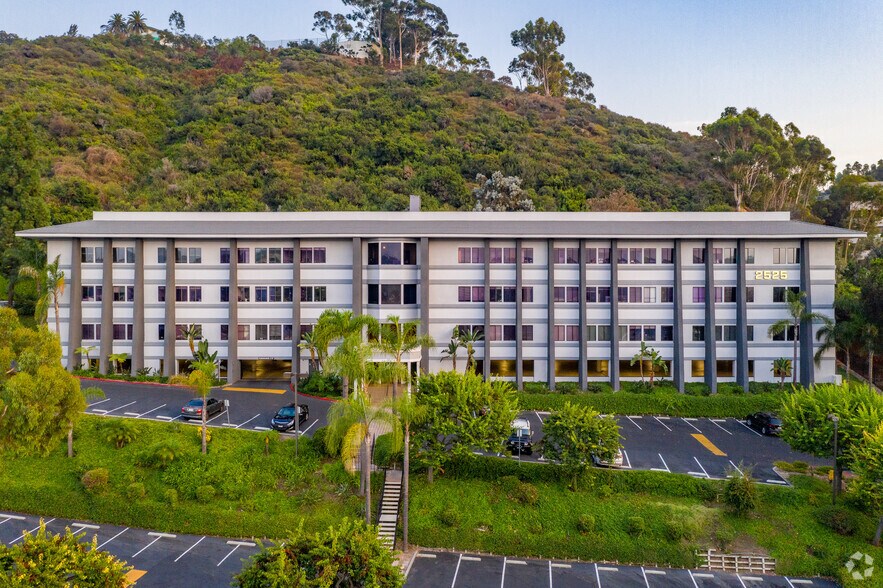 2525 Camino del Rio S, San Diego, CA à louer - Photo de l’immeuble – Image 3 sur 4