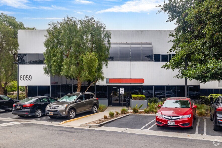6059 Bristol Pky, Culver City, CA à louer - Photo de l’immeuble – Image 3 sur 5