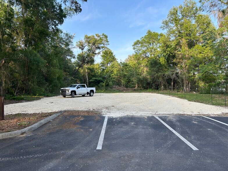 7075 S Pine Ave, Ocala, FL à vendre - Photo de l’immeuble – Image 2 sur 14