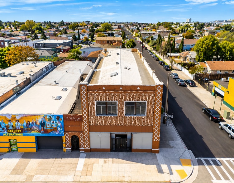 8801 International Blvd, Oakland, CA à vendre - Photo de l’immeuble – Image 3 sur 16