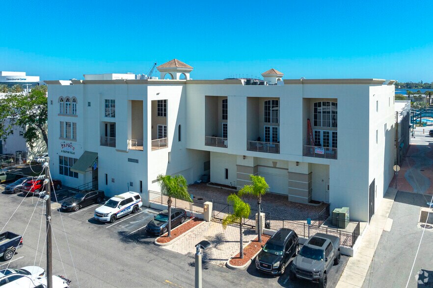 128 S Beach St, Daytona Beach, FL à louer - Photo de l’immeuble – Image 1 sur 4