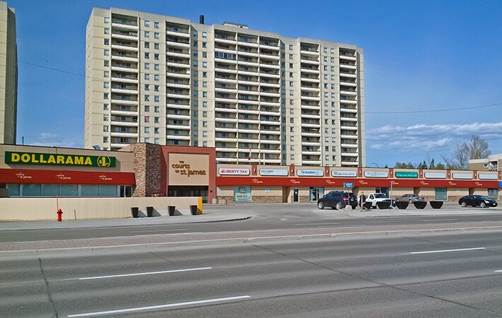 2727 Portage Ave, Winnipeg, MB à louer - Photo de l’immeuble – Image 2 sur 12