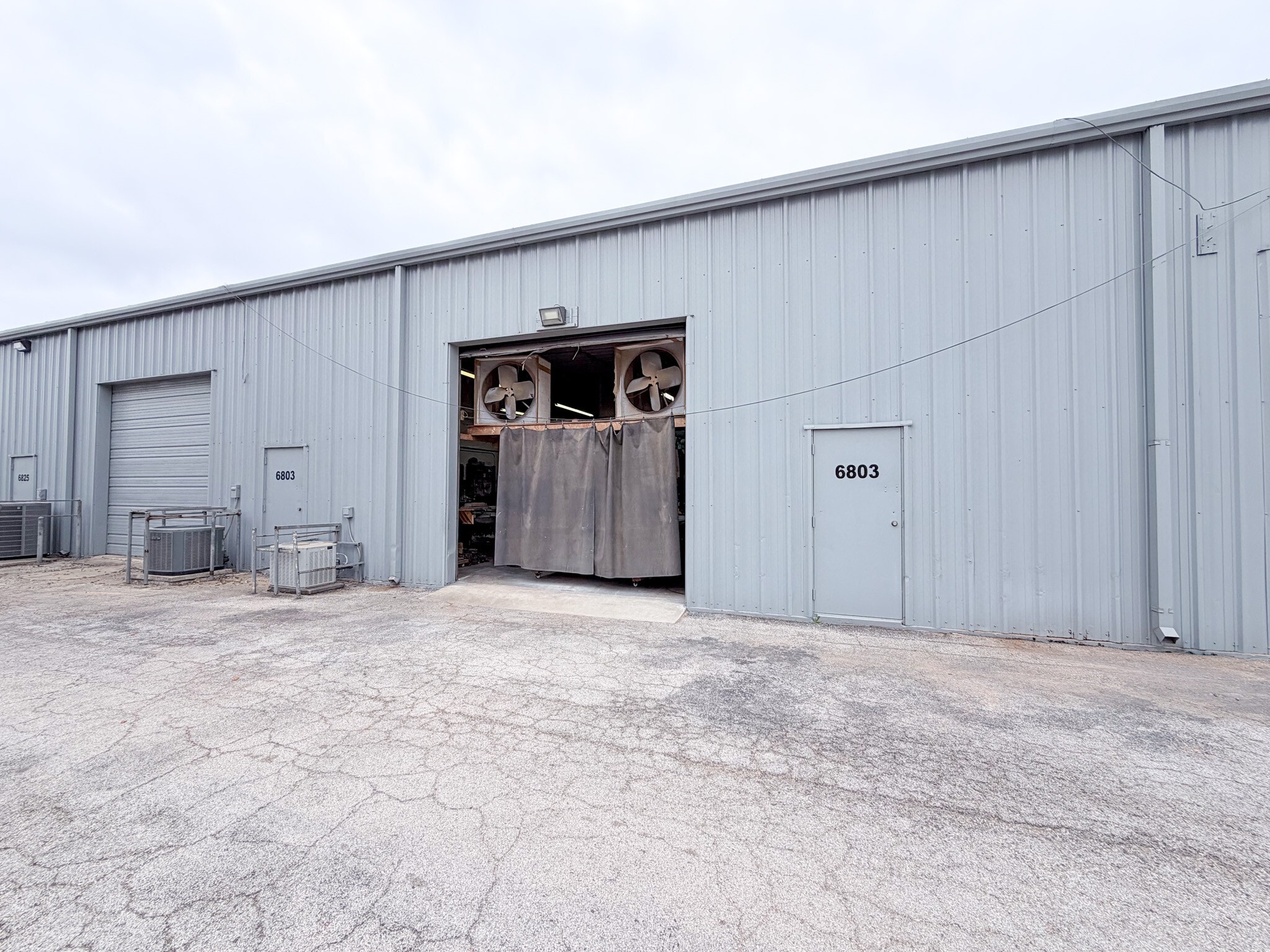 6803-6831 Breeden Ave, San Antonio, TX à louer Photo intérieure– Image 1 sur 8