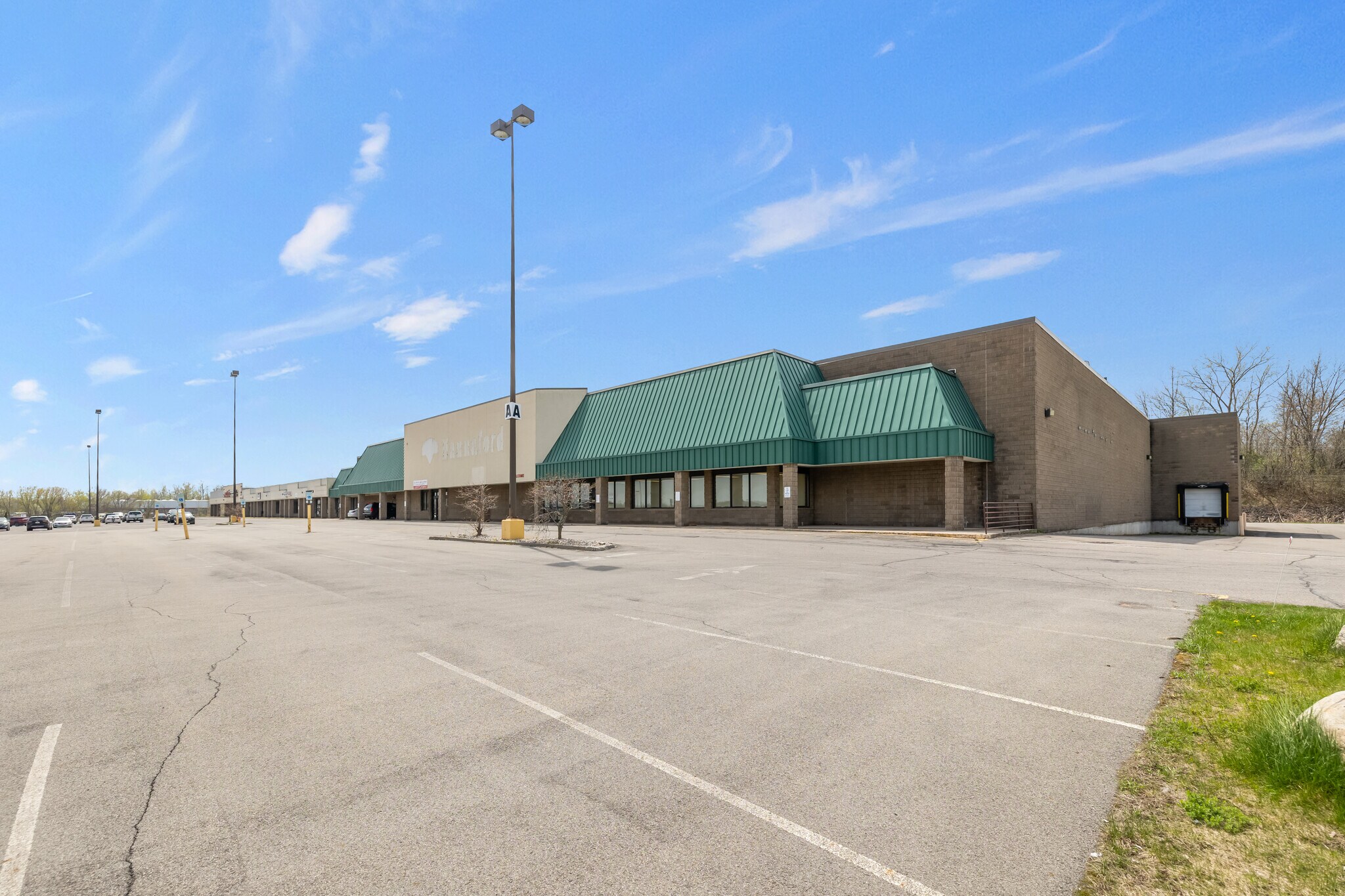 6100-6180 St. Lawrence Centre, Massena, NY à vendre Photo de l’immeuble– Image 1 sur 8