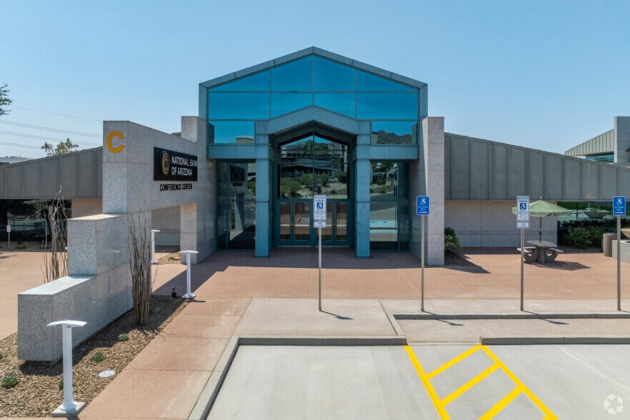 6001 N 24th St, Phoenix, AZ à louer - Photo de l’immeuble – Image 2 sur 5