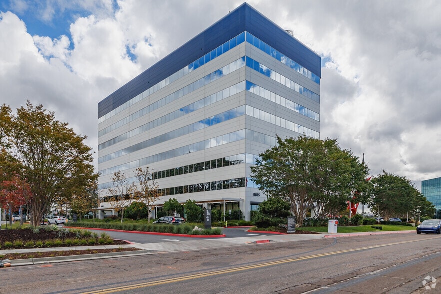 9605 Scranton Rd, San Diego, CA à louer - Photo principale – Image 1 sur 11