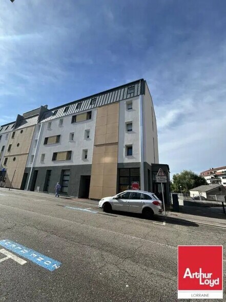 Bureau dans Forbach à louer - Photo de l’immeuble – Image 3 sur 14